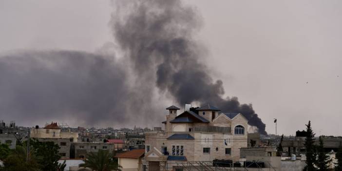 Refah'ta yine sivil katliamı: Çadır kampa düzenlenen saldırıda 21 kişi öldü