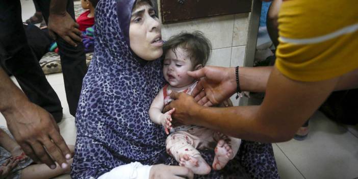 İsrail'den Gazze'de evleri bombalıyor: Ölü ve yaralılar var