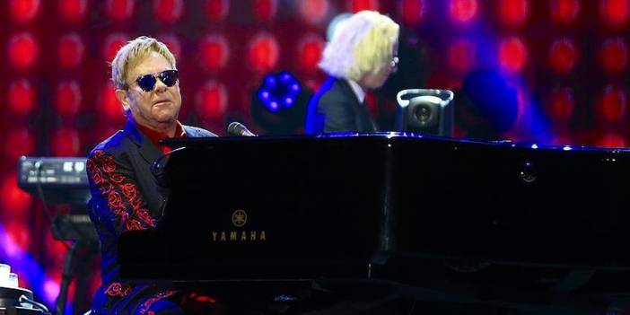 'En cömert' ünlü Elton John: Her gün rekor bağış yapıyor