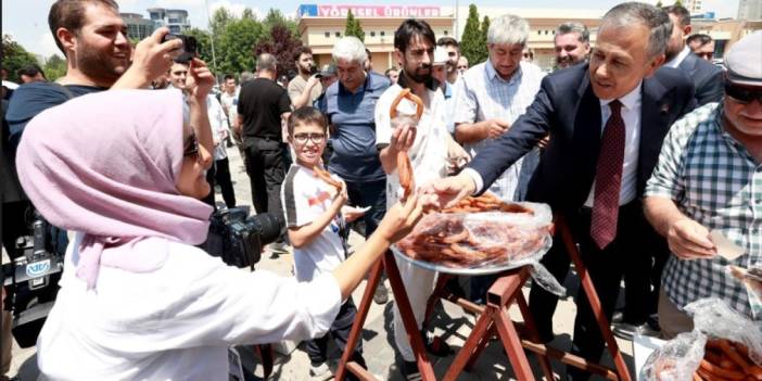 İçişleri Bakanı Kayseri'ye gitti, vatandaşlarla sohbet etti, selfi çektirdi, tek bir Suriyeli mağdurla görüşmeden döndü