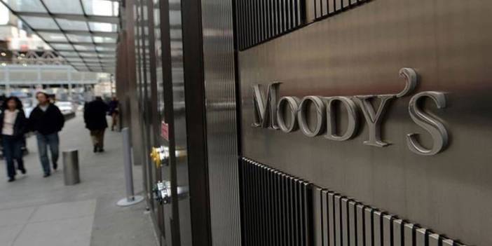 Moody's Türkiye'nin kredi notunu iki basamak yükseltti