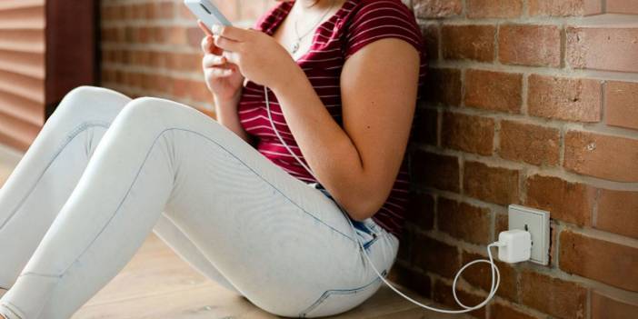 iOS 19, iPhone'ların batarya süresini böyle artıracak! Küçük bataryada dengeli pil ömrü vadediyor