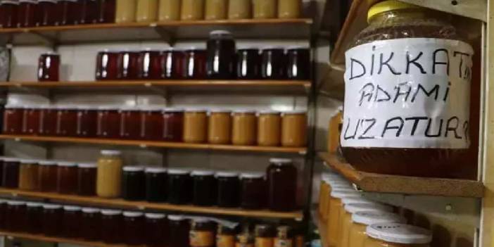 Şifa niyetine yiyorduk! O bal biyolojik silah çıktı: Karadeniz'de yetişiyor, bir lokması delirtiyor