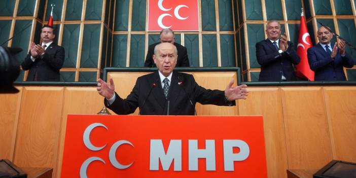 Bahçeli, Dem Partililerle tokalaşmıştı: Uzattığım el milli birlik ve kardeşliğimizin mesajıdır