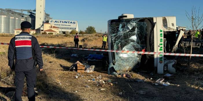 Aksaray'da yolcu otobüsü devrildi: 7 kişi öldü, çok sayıda yaralı var