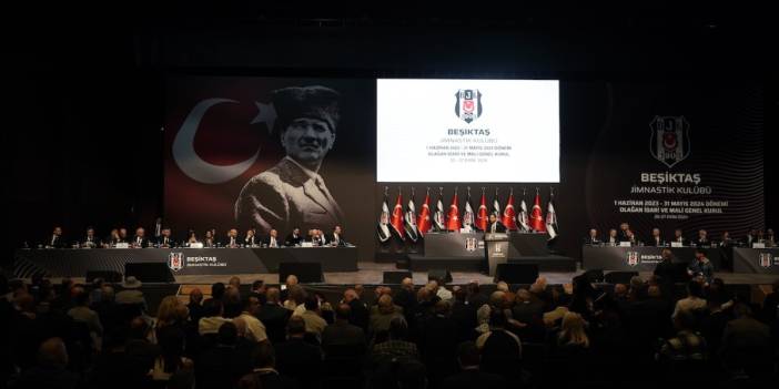 Beşiktaş kongresi karıştı! Yumruklar havada uçuştu