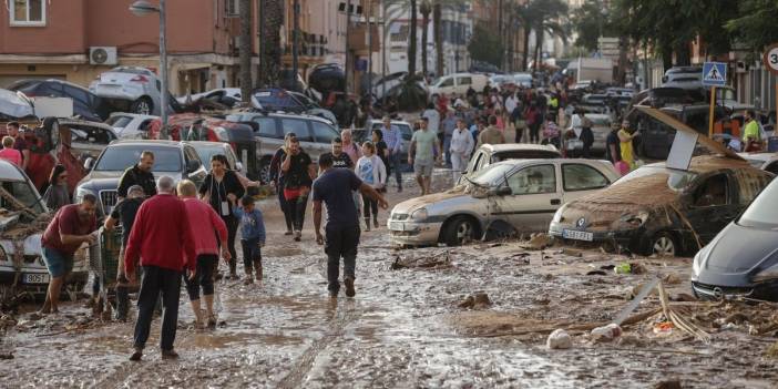 İspanya'daki sel felaketinde en az 89 kişi kayıp: 217 kişi hayatını kaybetti