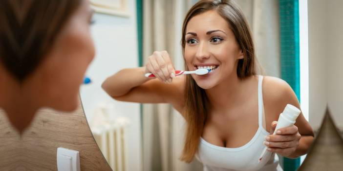 Dişlerini düzenli fırçalamayanlar kalp krizinden ölebilir! Uzmanından çarpıcı uyarı ve altın değerinde tavsiye