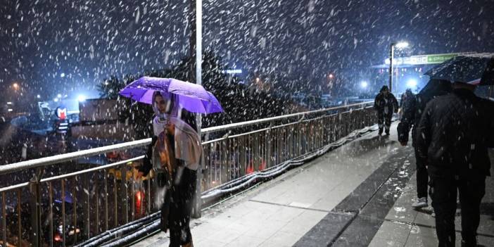 Meteoroloji'den 24 il için sarı ve turuncu kodlu uyarı: Kar, rüzgar, sağanak...