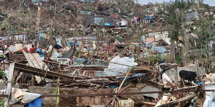 Fransa'nın Mayotte Adası’nda kategori 4 fırtına felaketi: Yüzlerce kişi hayatını kaybetti