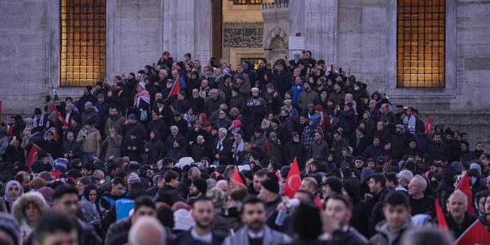 İstanbul'da tarihi buluşma: Yüz binler Gazze için Galata'ya yürüdü