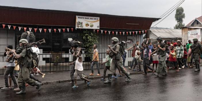 Kongo'da isyancılar, stratejik Goma şehrini kuşattı: Çatışmalar nedeniyle 400 binden fazla kişi yerinden edildi
