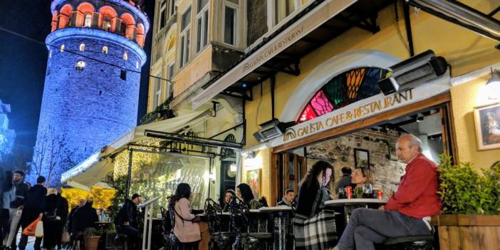 Kafelerde 'Masa tarifesi' dönemi: Uzun süre sipariş vermeden oturmak yasak