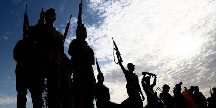 El Kaide'nin Suriye kolu Hurras ed Din kendini feshetti: Silah bırakın ve gelecek aşamalara hazırlanın