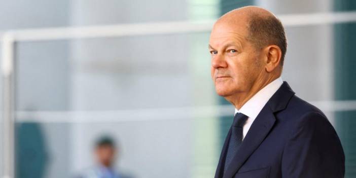 Scholz, Şara'ya Suriye'nin yeniden inşasını destekleme taahhüdü verdi