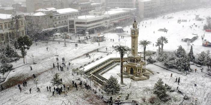 İzmirliler hasret sona erecek! Sonunda kar müjdesi geldi: Valilik uyardı, bu hafta başlıyor