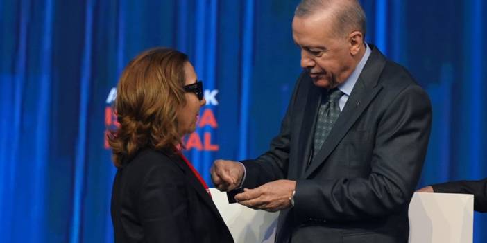AK Parti 8. Olağan Kongresi'nde büyük sürpriz: Mesut Özil ve Serap Yazıcı Özbudun MKYK'da