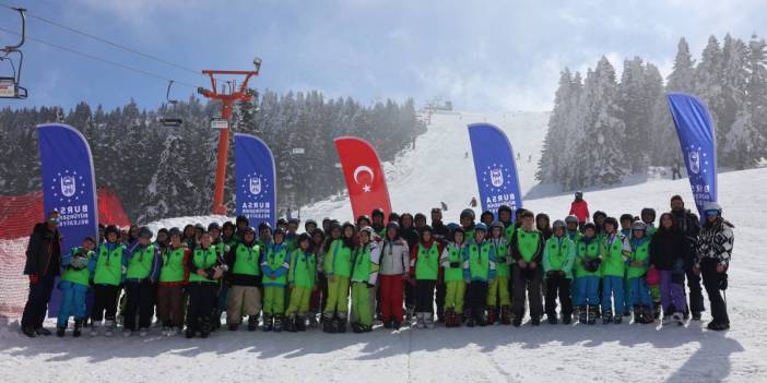 Uludağ’da öğrencilerin kayak heyecanı