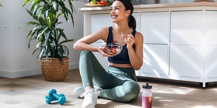 Spor yaparken düşük kalorili beslenmek zannedildiği gibi doğru değil! Doğru beslenmiyorsanız boşuna spor yapıyorsunuz