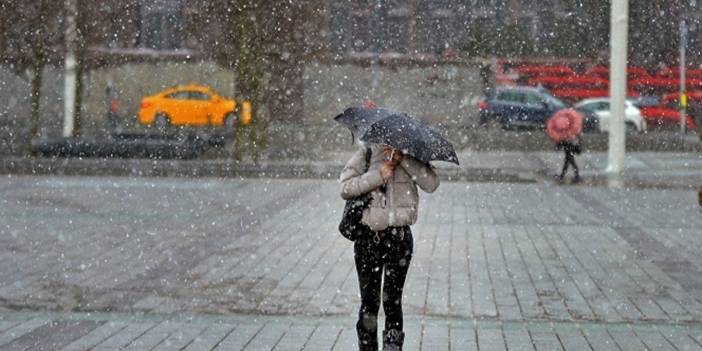 Meteoroloji uyardı: Kuvvetli sağanak kapıda! O illerde hava tahminleri alarm verdi!