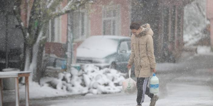 Meteoroloji uyarmıştı: Batı Trakya'da kar yağışı etkisini sürdürüyor! O ilimiz kara teslim oldu!