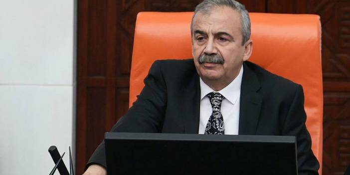 Sırrı Süreyya Önder yoğun bakıma alındı: 10 saat süren ameliyat sona erdi