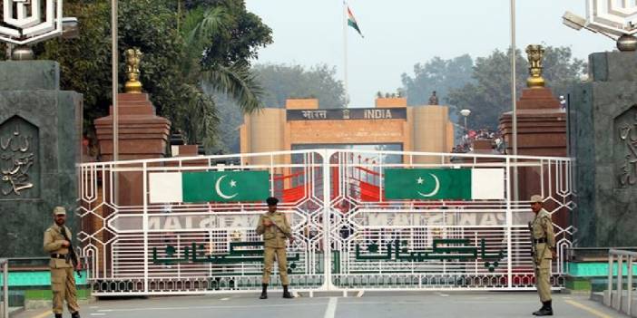 Pakistan’dan Hindistan'a sert tepki: Her türlü girişimi savaş nedeni sayarız