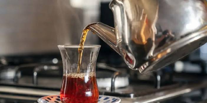 Çayın demlerken yapılan hatalar! Yanlış demleme kanser riskini artırıyor... Doğru demleme teknikleri!