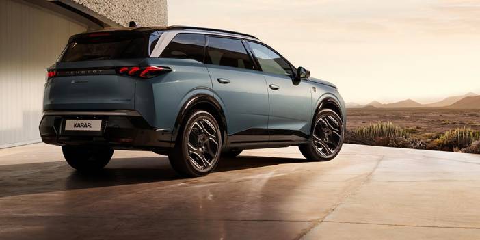 Yeni Peugeot e-5008 GT Mercek Altında: 7 kişilik elektrikli aslan kimlere göre?