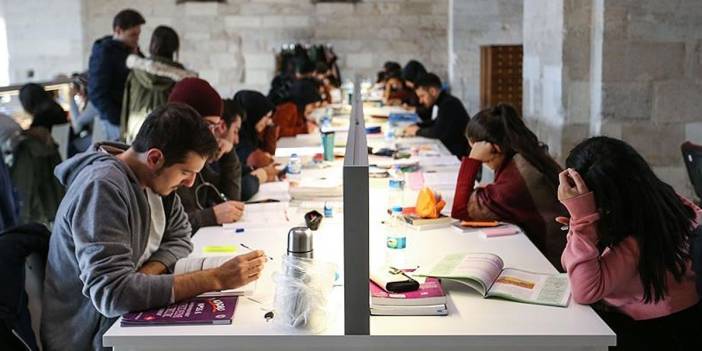 İPA: KYK bursuyla 2005’te 273 simit alınırken şimdi 43 simit