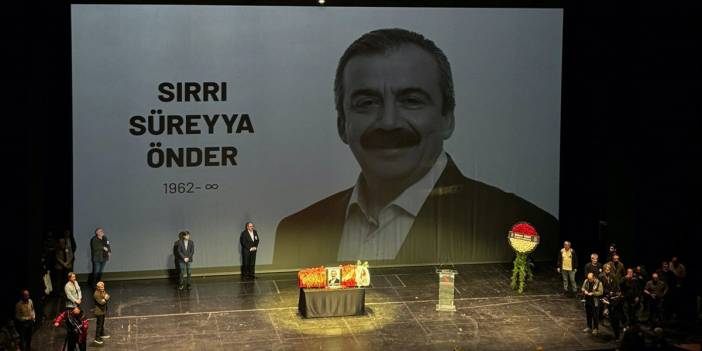 Naaşı AKM'ye getirildi... Sırrı Süreyya Önder son yolculuğuna uğurlanıyor