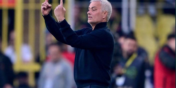 Fenerbahçe'nin efsane isminden Jose Mourinho'ya sert açıklama! "'Beni gönderin' diyor"