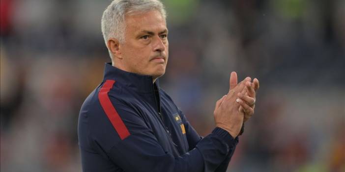 Mourinho'nun "Şampiyon sezon başında belliydi" sözleri stüdyoyu karıştırdı!