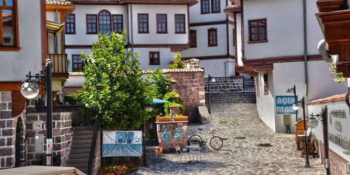 Önceden harabeydi, şimdi gençlerin uğrak yeri oldu: Ankara'nın yeni gözdesi! Tarihi sokaklar yeniden hayat buldu