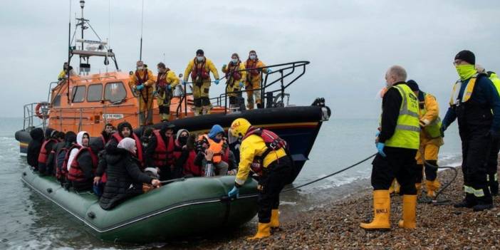 The Economist: İngiltere göçmenlere kapıyı kapatıyor mu, yoksa sembolik mi davranıyor?