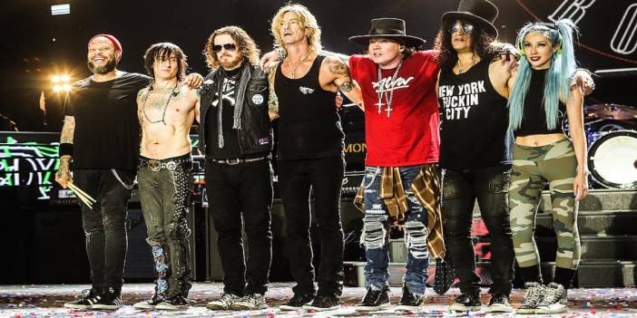 Dünyaca ünlü rock grubu Guns N' Roses İstanbul'da! Grubun solisti Axl Rose ise hemen Türk yemekleri sipariş etti