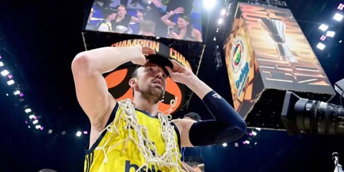Sertaç Şanlı, basketbol tarihine geçti: Milli basketbolcu bir ilki başardı