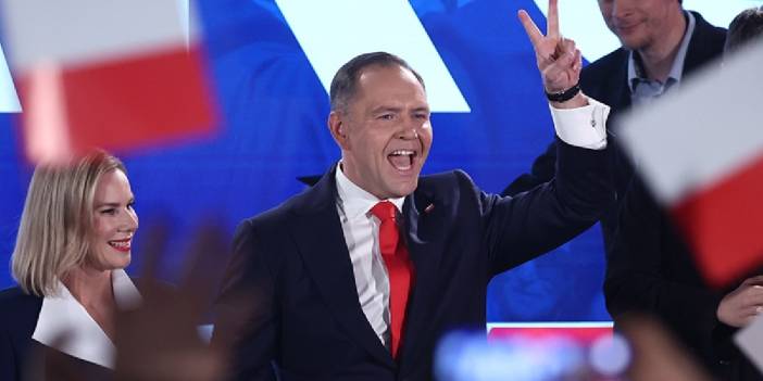 Oy farkı yüzde 1’in altında kaldı: Polonya'da Cumhurbaşkanlığı seçimini Nawrocki kazandı