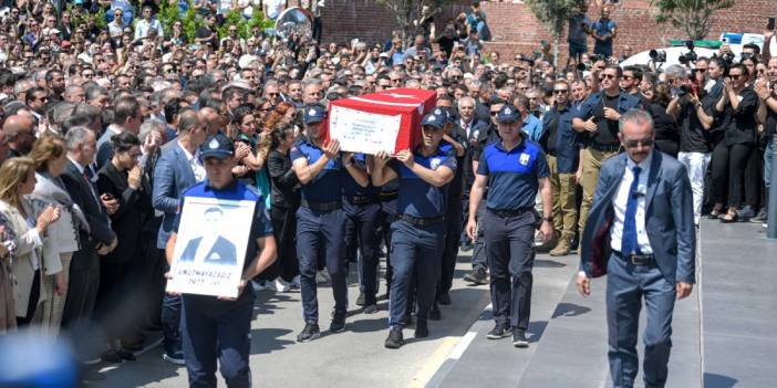Manisa, Başkan Ferdi Zeyrek’e gözyaşlarıyla veda etti