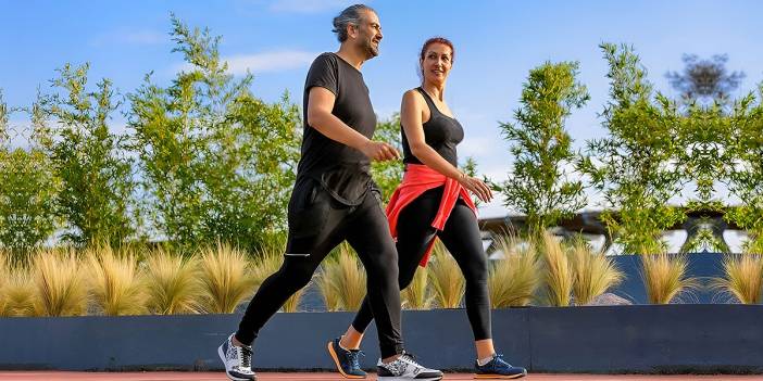 Japonlar yine yapacağını yaptı: Tembel dostu yürüyüş! 10 bin adıma göre 10 kat fazla fayda sağlıyor