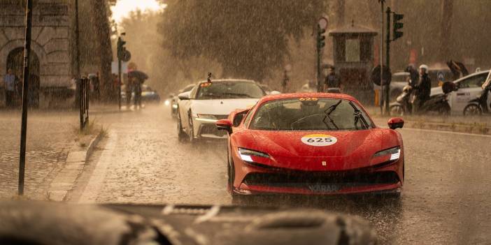 Ferrari Tribute 1000 Miglia'da şartlar zorlaştı! Türk çift 19. oldu