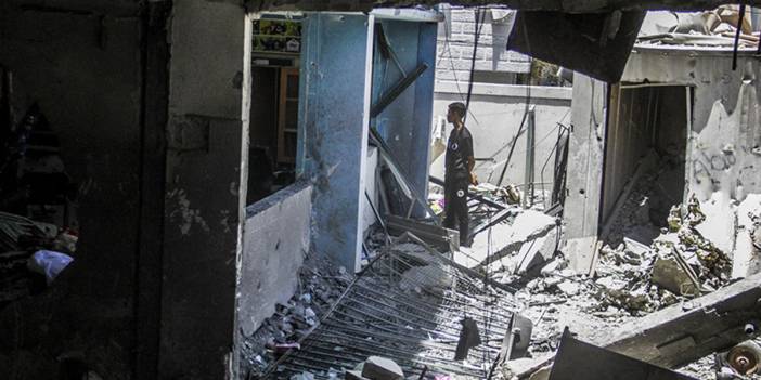 İsrail, yardım merkezlerini, kafeyi ve okulu vurdu: 95 Filistinli katledildi