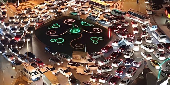 Adana'da ulaşım krizi: TCDD çalışmaları, kent trafiğini altüst etti! Ek önlemler bekleniyor