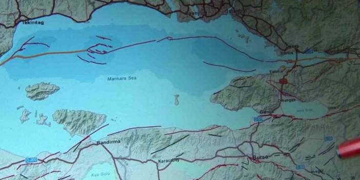 6 Şubat depremi tahmini ile gündem olmuştu! Gemlik depremi sonrası 2 bölgeyi işaret etti: 6.8 büyüklüğüne kadar çıkabilir