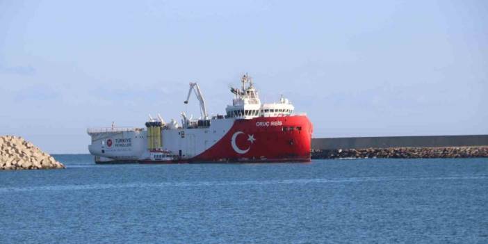 9 aylık görevini tamamlayan Oruç Reis, Filyos'a demirledi