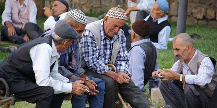 Türkiye hızla yaşlanıyor: Mutluluk ve sağlıklı yaşam süresi düşüşte