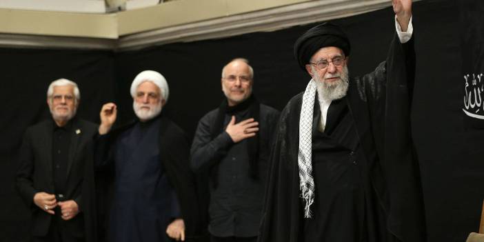 Hamaney, savaşın ardından ilk kez halk karşısına çıktı