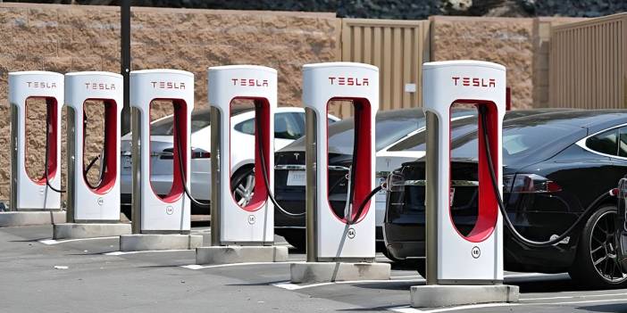 Tesla sahiplerine müjde! Türkiye'ye 10 yeni supercharger istasyonu geliyor: İşte tam liste!