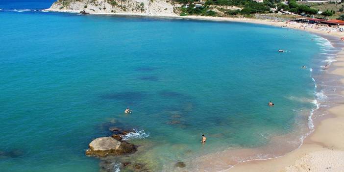 Çeşme ve Alaçatı'yı unutun! Kocaeli'den 1 saate gidiliyor, berrak denizi ile adeta bir saklı cennet!