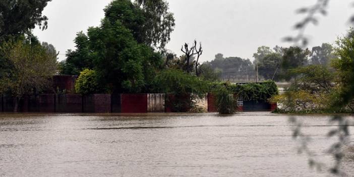 Son bir günde 28 ölü, 90 yaralı: Pakistan’da şiddetli yağışlar sürüyor